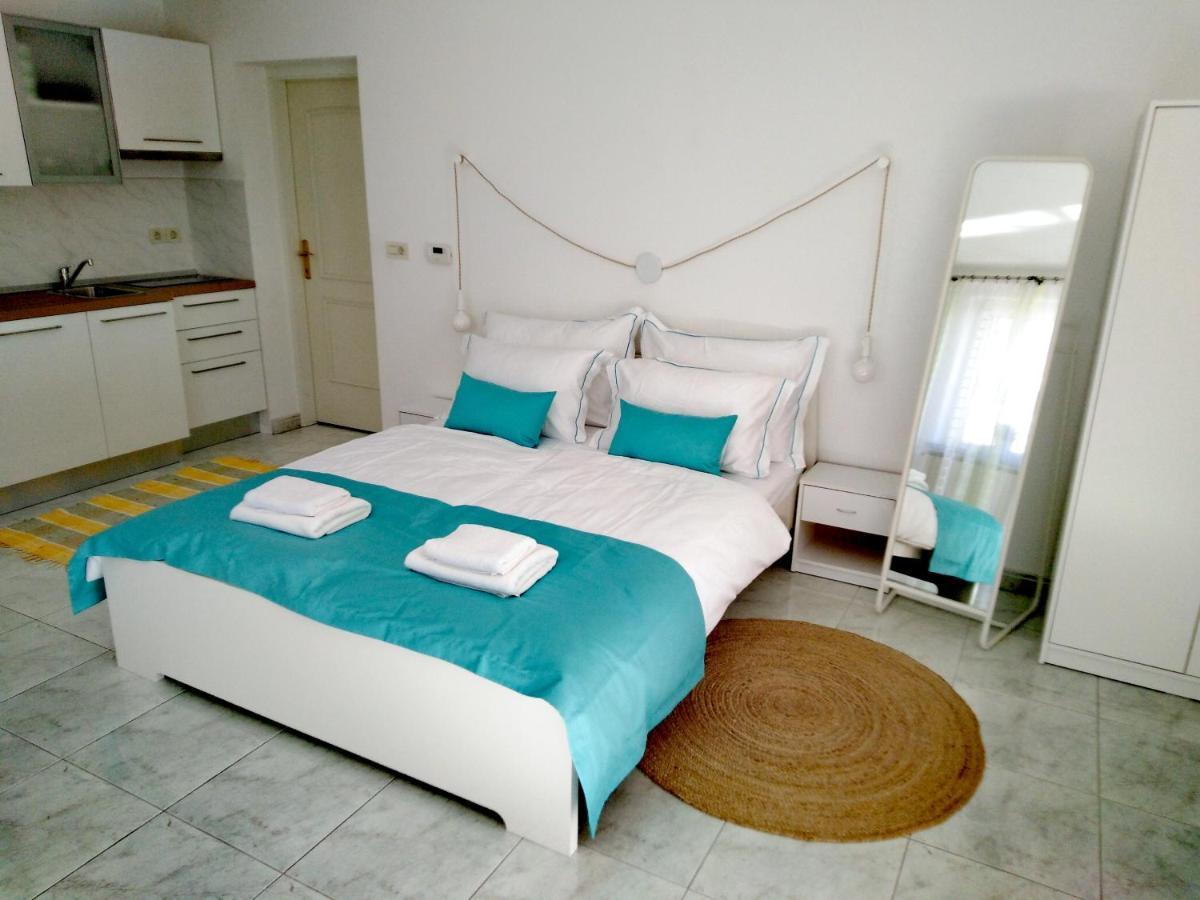 Olive Tree Apartments Umag Exterior photo